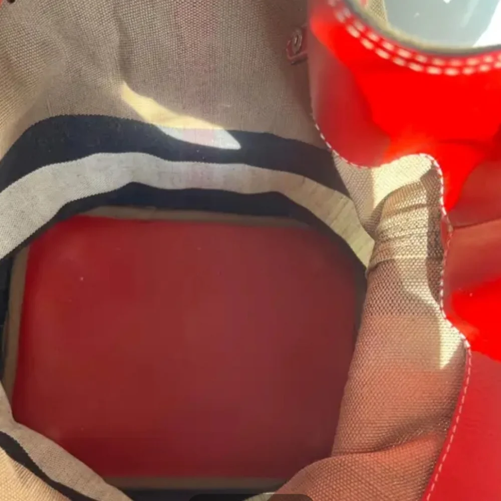 Burberry Medium Ashby Bucket Bag - Picture 7 of 15